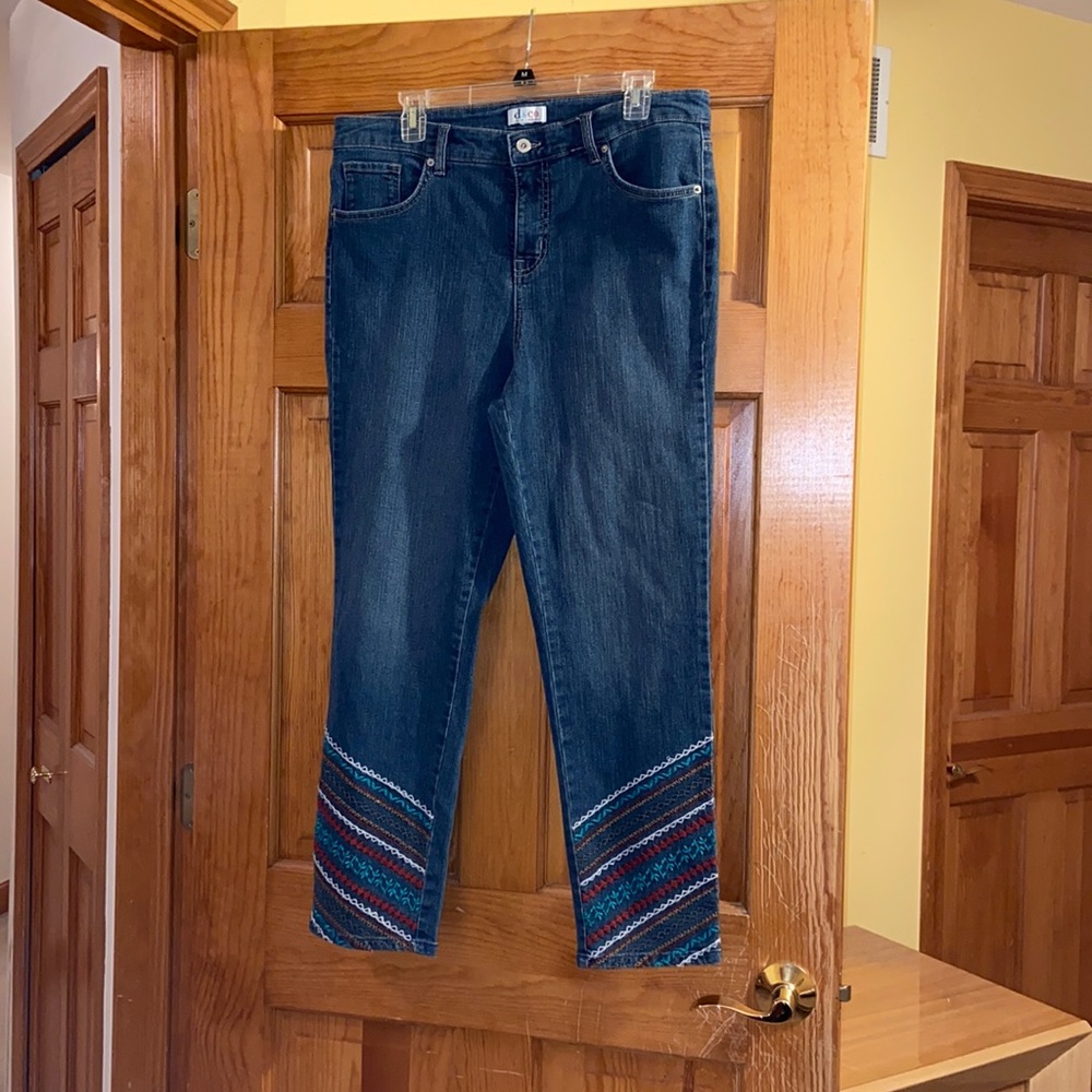 Denim&Co embroidered jeans